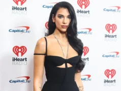 (Фото) Дуа Липа ги покажа извајаните стомачни мускули