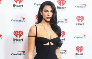 (Фото) Дуа Липа ги покажа извајаните стомачни мускули