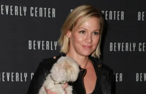 „Ги зголемив градите затоа што сакав да им се допаднам“