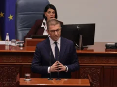 Мицкоски до Беџети: Никој нема ништо против користењето на албанскиот јазик