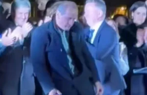 (Видео) Идниот министер за здравство во Унгарија хит на интернет поради неговиот танц