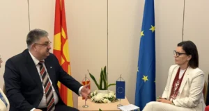 Интензивиран дијалогот со Европската комисија: Реформите во фокусот на средбата меѓу Минчев и Суперти