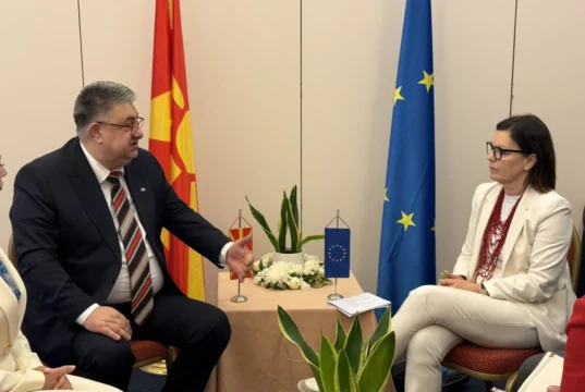 Интензивиран дијалогот со Европската комисија: Реформите во фокусот на средбата меѓу Минчев и Суперти
