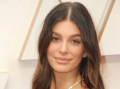 (Видео) Дури ни Дикаприо не можеше да одолее на нејзината убавина, а сега ја покажа својата најженствена страна