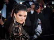 (Фото) Омилената фризура на сите жени е повторно во тренд: Направете ја дома за кратко време