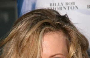 Поминаа 24 години од нивниот бурен развод, а сега таа го шокираше и него и светот со еден потег