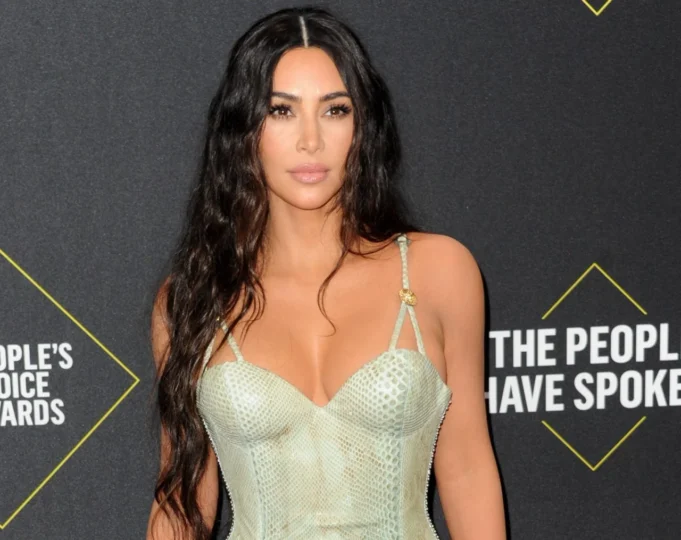 kim-kardashijandepositphotos_638530806_xl