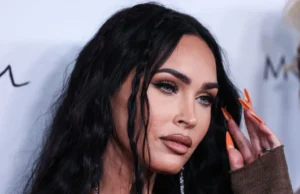 Таа им го покажа на сите својот задник, а потоа му испрати остра порака на поранешниот: „Да измамиш измамник“