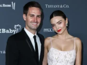 (Видео) Познатата манекенка не забава со милијардерот со кого има три сина