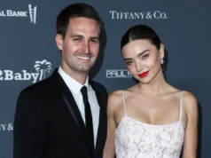 (Видео) Познатата манекенка не забава со милијардерот со кого има три сина