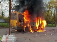 Русите погодија минибус во Херсон, со дрон нападнаа 70-годишник на велосипед