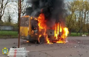 Русите погодија минибус во Херсон, со дрон нападнаа 70-годишник на велосипед