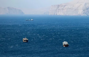 Индија: Два брода под наше знаме нападнати при обид да преминат низ Ормускиот теснец