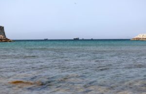 Британија му порачува на Иран: Пловидбата низ Ормускиот теснец мора да остане слободна