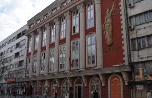 „Вреди“: Петмина министри Албанци во правда, но ДУИ го остави албанскиот јазик надвор од правосудниот испит