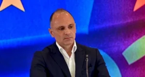 (Видео) Филипче: Додека го блокира европскиот пат, половина ВМРО имаат бугарски пасоши