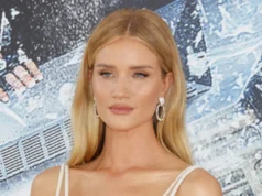 (Видео/Фото) Роузи Хантингтон-Вајтли стана сензација на социјалните мрежи