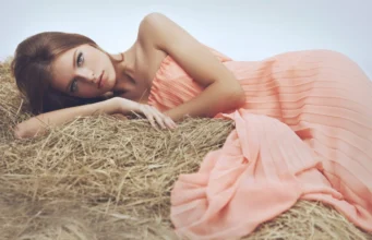 (Фото) Оваа нежна боја е новиот голем тренд за пролет/лето, а еве ги боите со кои најдобро се комбинира