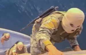 (Видео) Иран заплени брод во Ормускиот теснец, објавена снимка