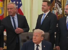 (Видео) Американскиот министер за здравство: Ако цената се намали од 600 на 100, тоа е заштеда од 600%; Трамп: Точно