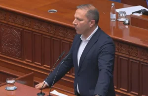 Спасовски до Трипуновски: Дали 1.500 вработени во земјоделство ги оставивте без здравствено осигурување?