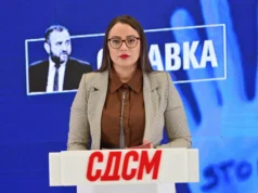 (Видео) СДСМ бара оставка од Тошковски