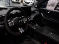 Пожар во „смарт брабус“ во Куманово, неколку лица вдишиле чад