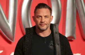 (Фото) Ниту трага од тој заводник – познатиот убавец изневери: „Ми се плаче кога го гледам“