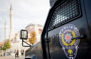 (Видео) Поранешен ученик рани најмалку 16 лица со пушка во училиште во Турција, а потоа се самоуби