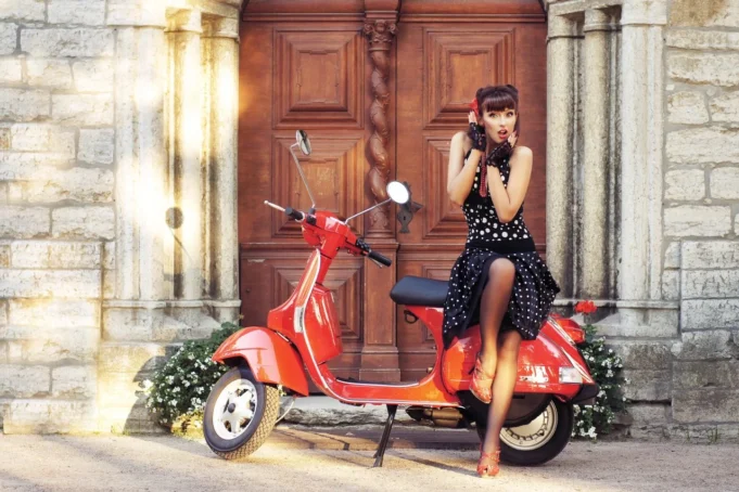 zena-skuterdepositphotos_42520523_xl