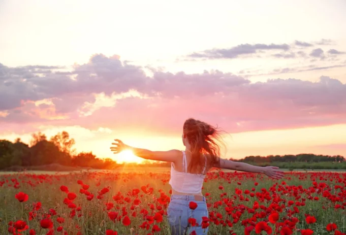 zena-prolet-srekjadepositphotos_722790088_xl