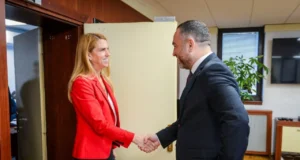 Тошковски – Варнс: Партнерството со САД значајно за унапредување на безбедносните капацитети и стабилноста во регионот