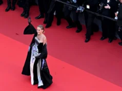 (Фото/Видео) Најголемата дива и кралица на модата во Кан: Шерон Стоун ги крши правилата, но нејзе ѝ е дозволено сè