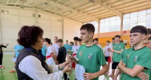 Започна традиционалниот спортски куп во Кисела Вода: Градоначалничката Стаменкоска Трајкоска ги додели првите пехари
