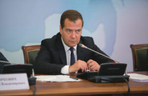 Медведев се закани на Европа: „Готово е со мирниот сон“