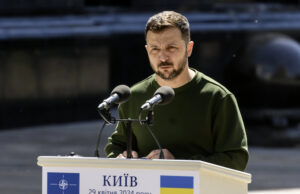 Поранешниот полски премиер го обвини Зеленски дека и удрил шамар на Полска