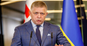 Фицо: „Нема да го сменам мојот став, ќе одам кај Путин на 9 мај“