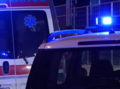 Татко се обидел да ја спаси малолетната ќерка која ја држеле за врат: бил нападнат со кундак од пиштол