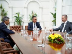 Мицкоски, Касами и Меџити на средба за употребата на јазиците при полагање на правосудниот испит