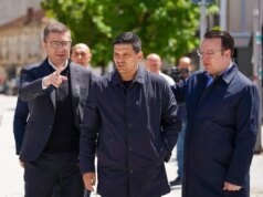 Мицкоски: Започна изградбата на катна гаража, а се реализираат и други проекти за охриѓани