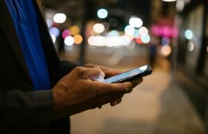 Хигиеничар во основно училиште во беровско село снимал ученици со мобилен телефон