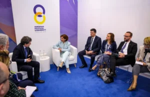 Сиљановска-Давкова се сретна со романскиот претседател: Силната регионална соработка е важен фактор на политичкото обединување во ЕУ