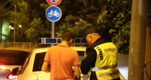Уапсени 11 возачи за безобѕирно возење, седуммина немале дозвола