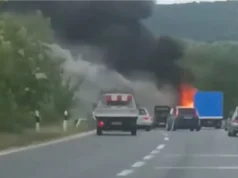Се запали автобус во близина на патарината Отовица, патниците спасуваа жива глава