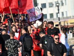„Катимерини“: Старите поделби повторно создаваат тензии во Северна Македонија