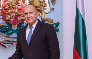 Бугарската претседателка му го даде мандатот за формирање влада на Радев