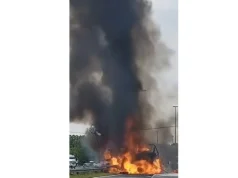 (Видео) Страшна несреќа во Хрватска: Камион со македонски таблички удрил во далновод и се запалил, возачот починал