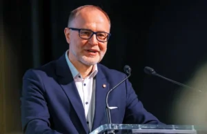 Латвискиот министер за одбрана поднесе оставка откако украински дронови ненамерно погодиле складишта со нафта во Латвија