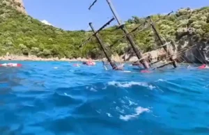 (Видео) Потона туристички брод кај Мармарис, успешно евакуирани сите 148 патници и членови на екипажот
