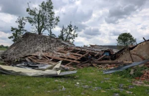 (Фото) Торнадо во Полска: силен вртлог со 200 км/ч рушеше куќи на југот од земјата